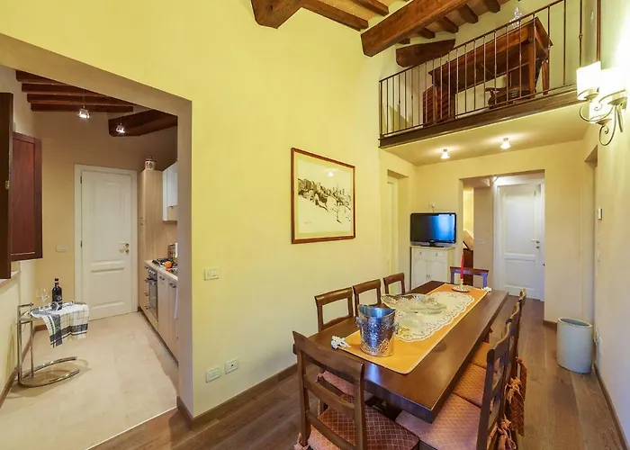 Casa Laura * سان جيمينيانو